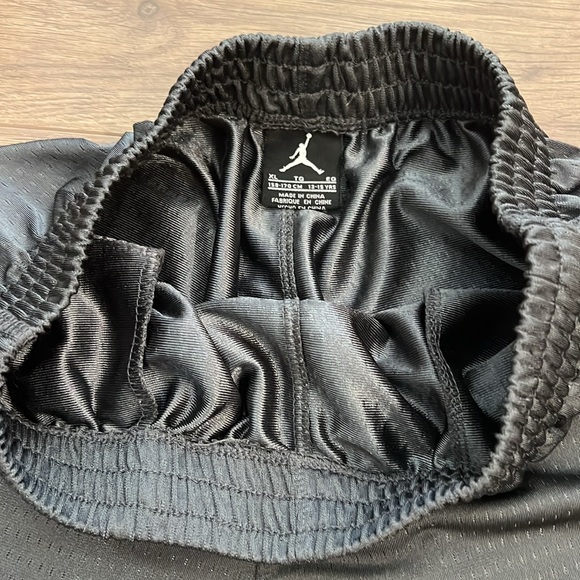 Jordan Size XL Kids Shorts - Picture 4 of 12